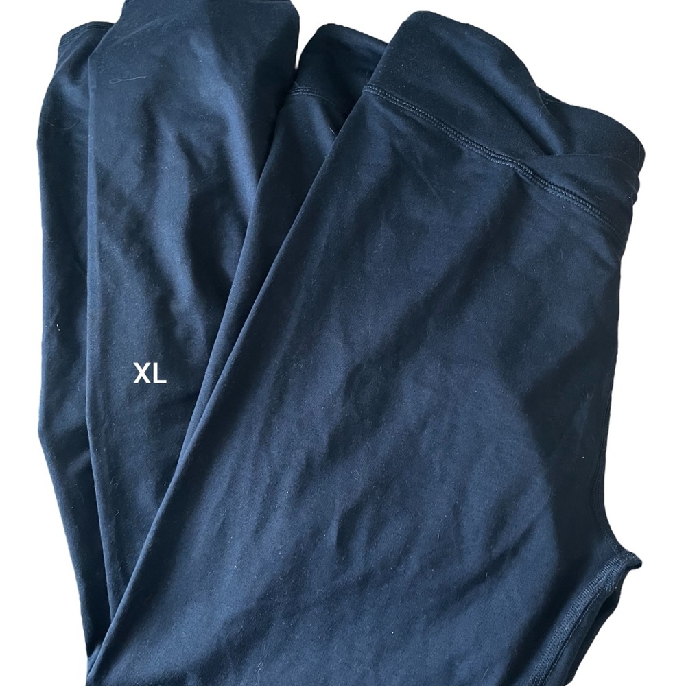 XL blue leggings.